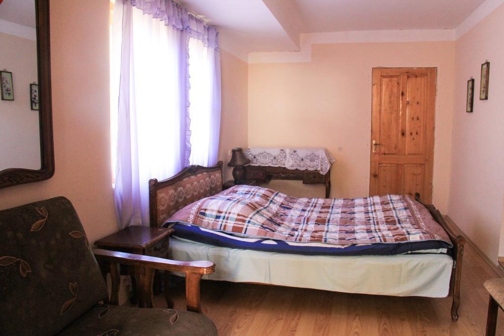Dodo Japaridze Guesthouse Mestia Bilik gambar